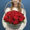 25 алых Роз Эль Торо в корзине